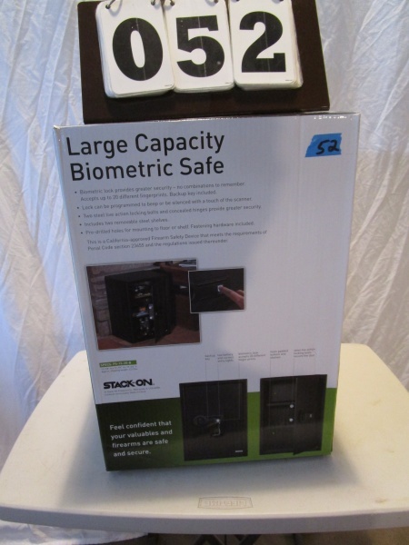 lot 52 image: Stack- On Personal Security Safe