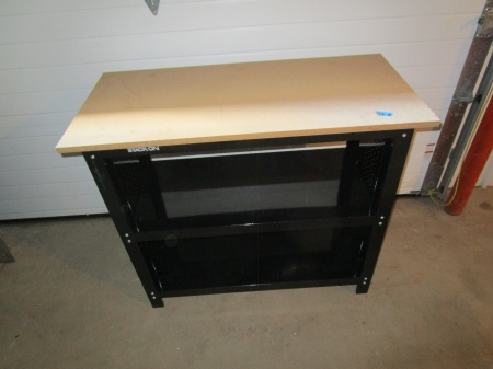 lot 40 image: Stack-On Work Bench