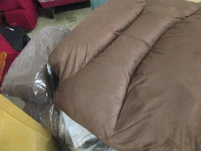 lot 125 image: Plush Recliner Rocker open box Reta...