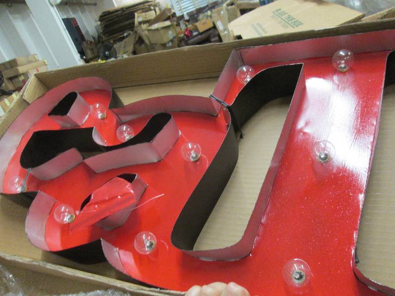 lot 140 image: Lit Eat Wall Art, open box, untes...