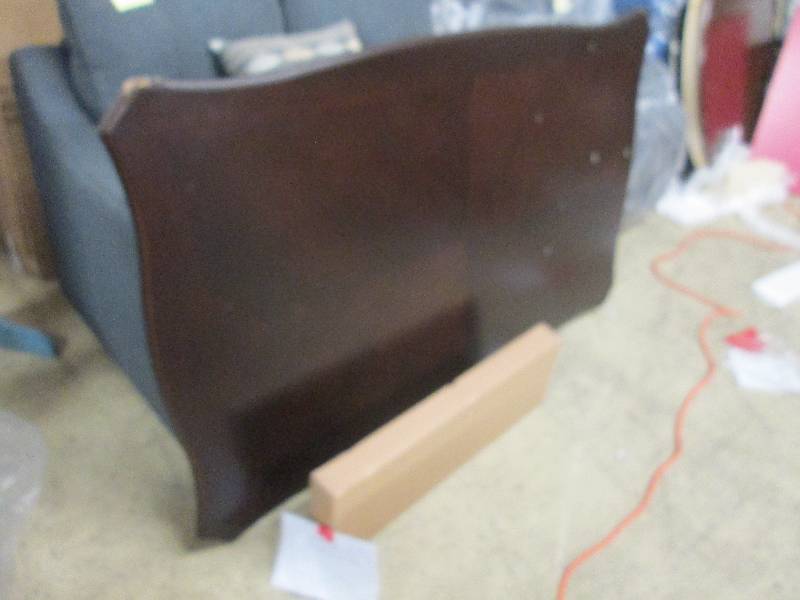 lot 166 image: Scalloped Dining Table out of box,d...