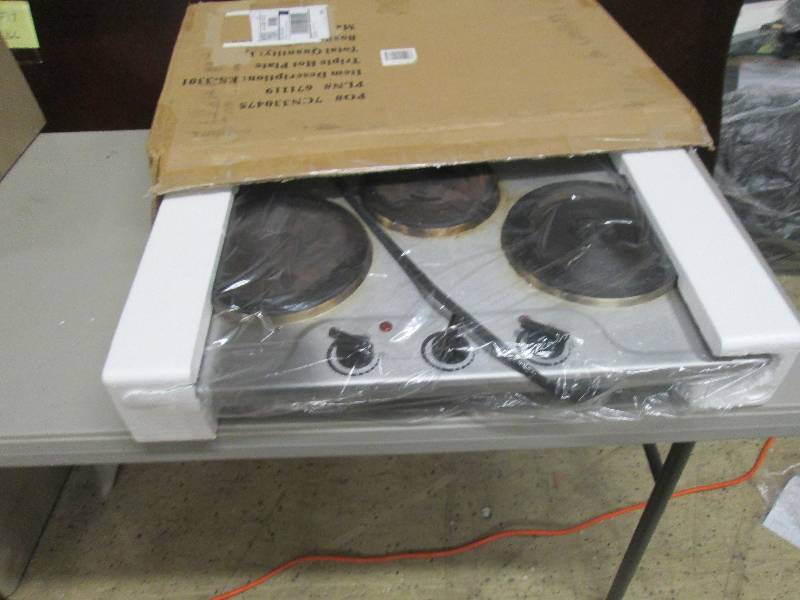 lot 169 image: Tabletop Triple Burner open box, un...