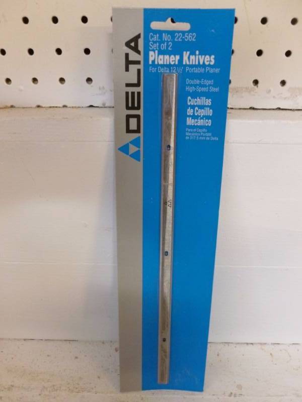 lot 4 image: New Planer Knives