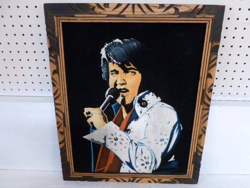 lot 26 image: Elvis Collectible