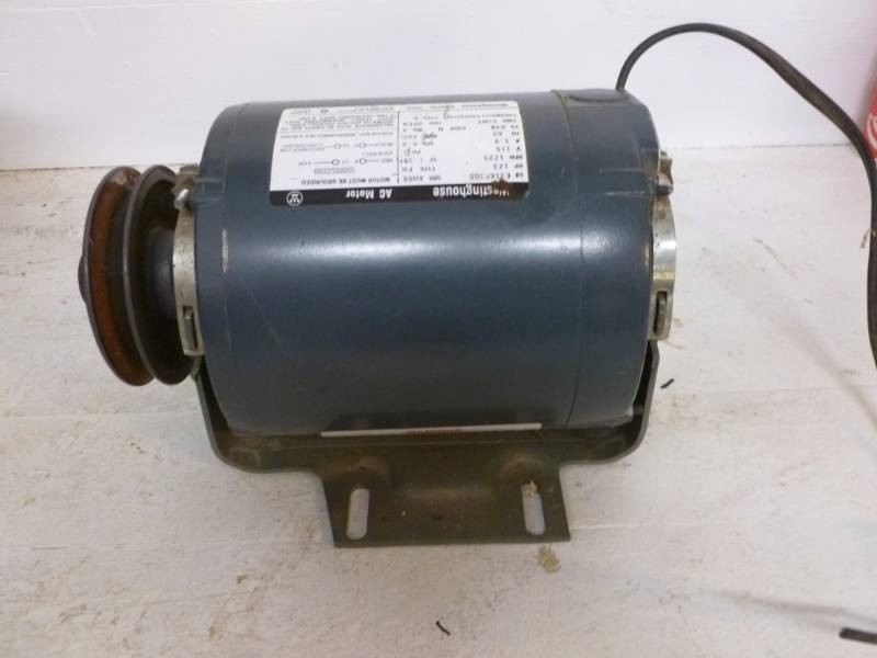 lot 33 image: Electric Motor
