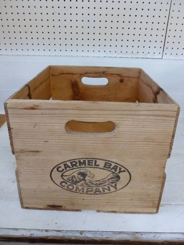 lot 38 image: Wooden Box