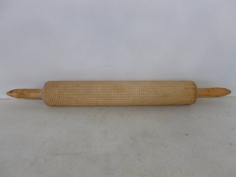 lot 50 image: Vintage Rolling Pin