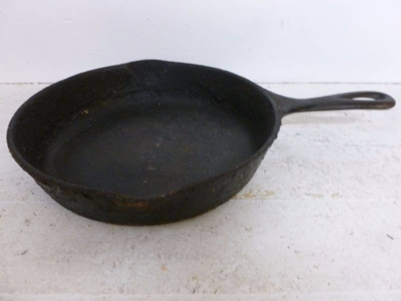 lot 53 image: Cast Iron Pan