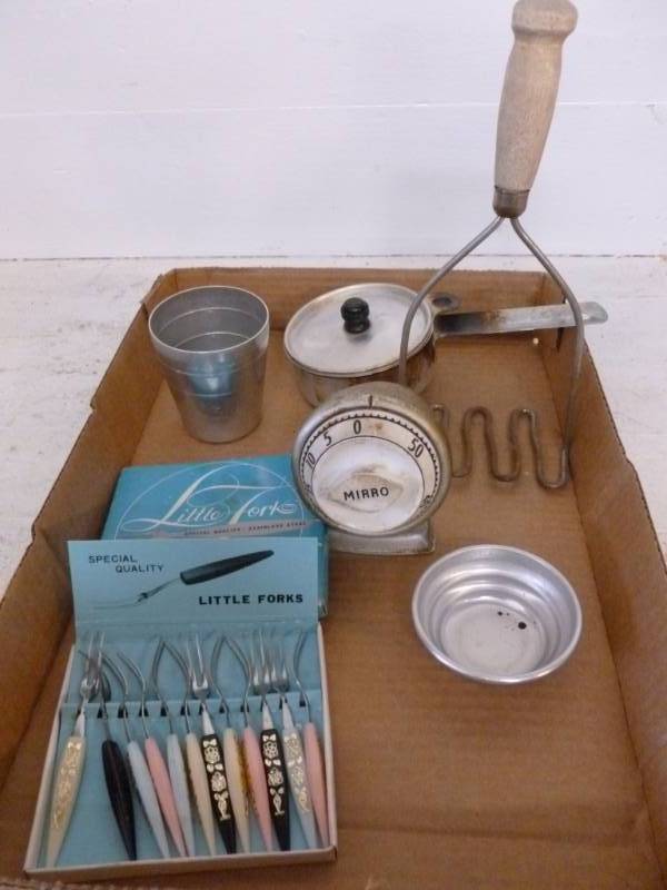 lot 55 image: Vintage Kitchen