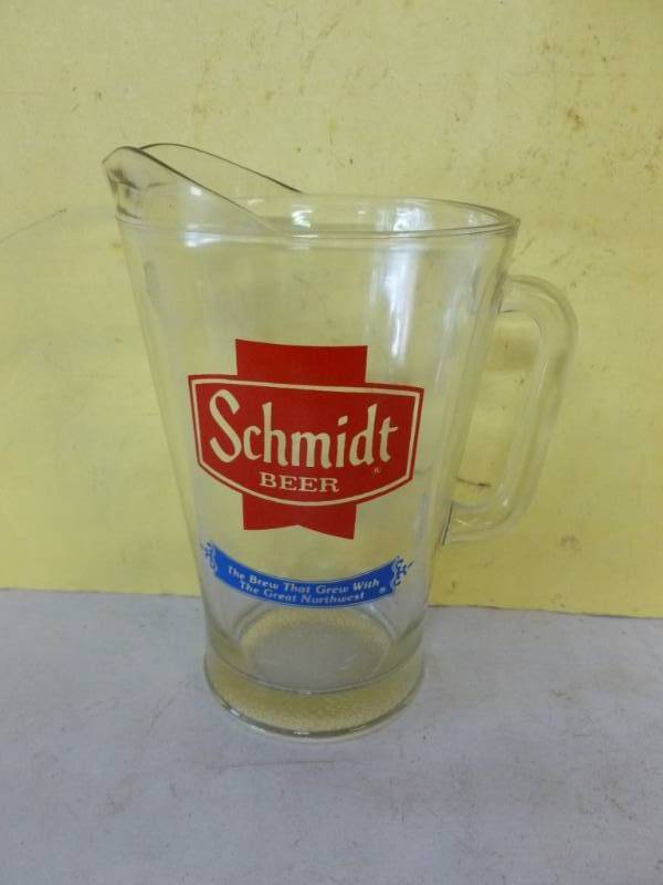 lot 82 image: Vintage Schmidt Beer
