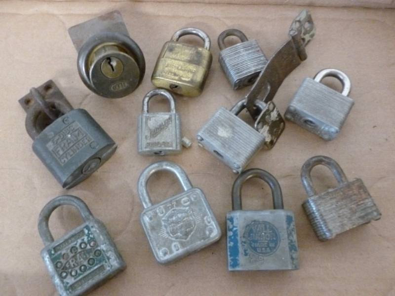 lot 89 image: Vintage Locks