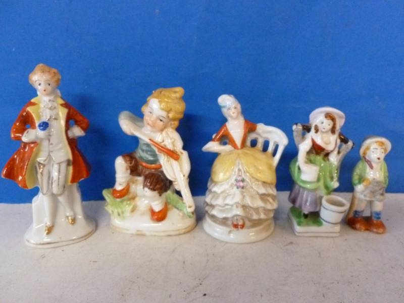 lot 121 image: Vintage Porcelain Figurines