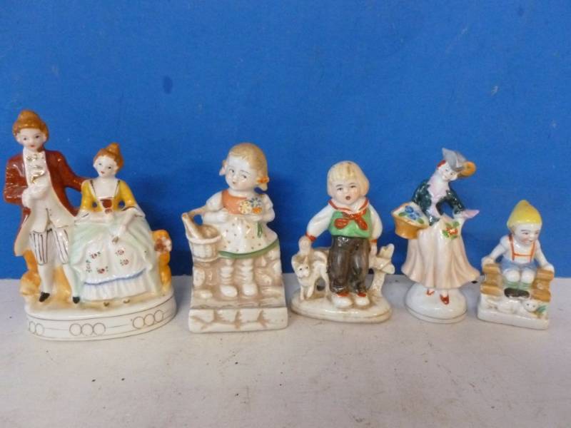lot 122 image: Vintage Porcelain Figurines