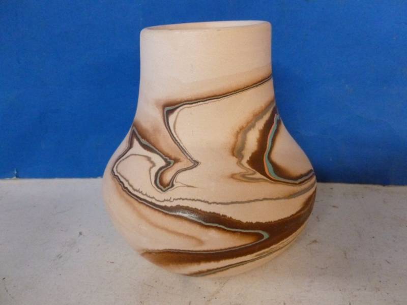 lot 126 image: Nemadji Pottery