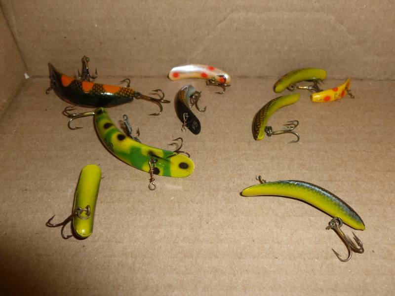 lot 162 image: Fishing Baits