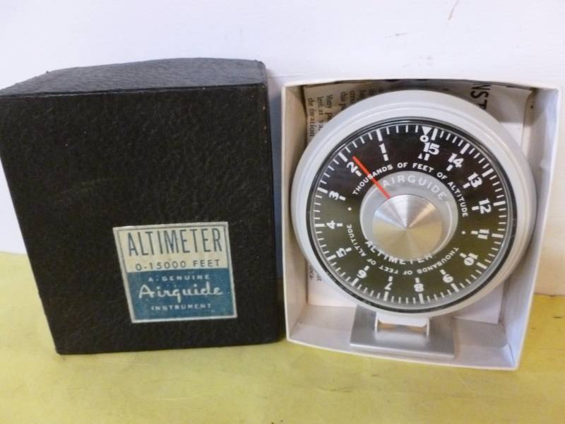 lot 174 image: Vintage Altimeter