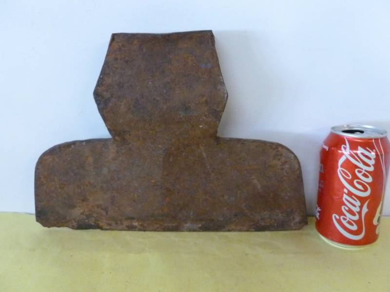 lot 185 image: Vintage Ax Head