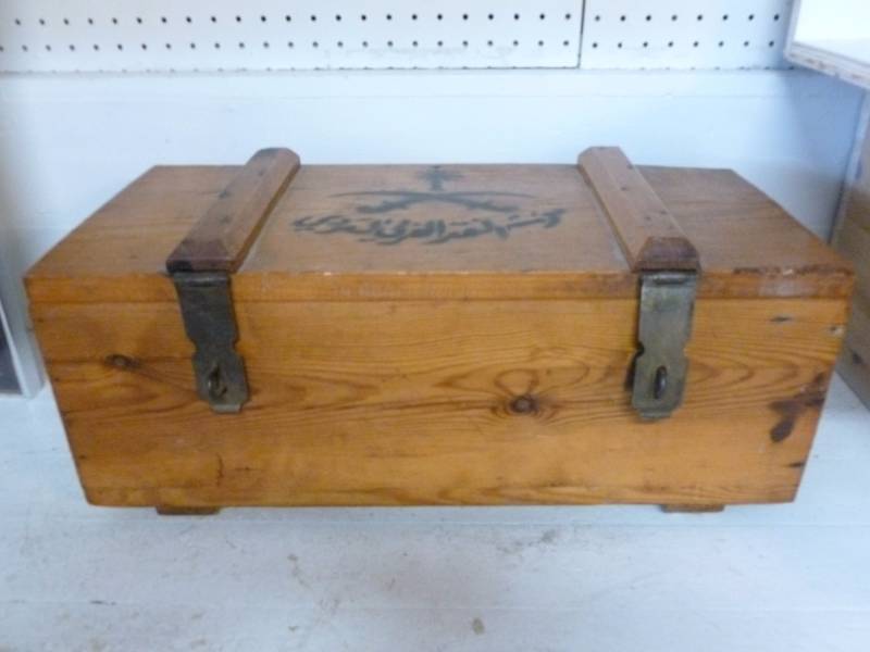 lot 200 image: Vintage Storage Box