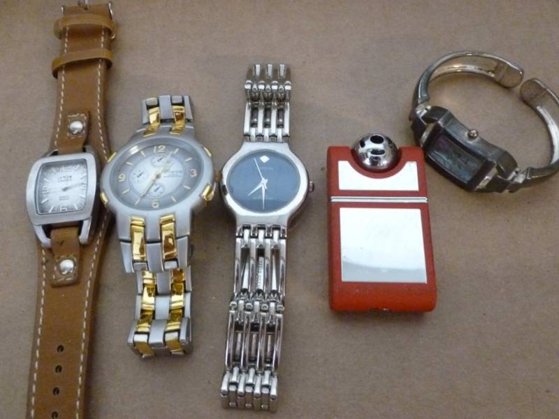 lot 210 image: Watches