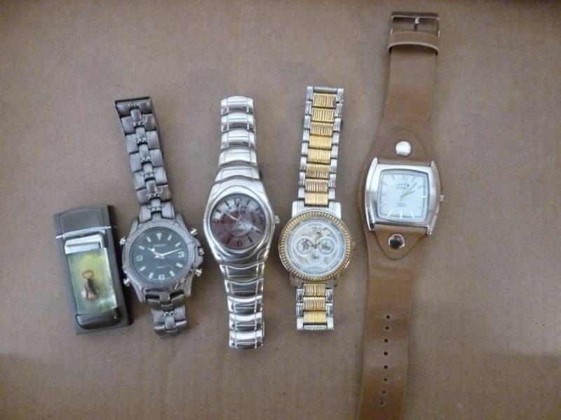 lot 215 image: Watches