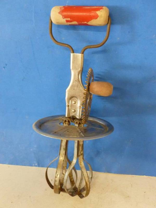 lot 231 image: Vintage Kitchen