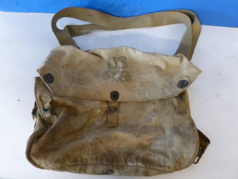 lot 243 image: Vintage Military Item