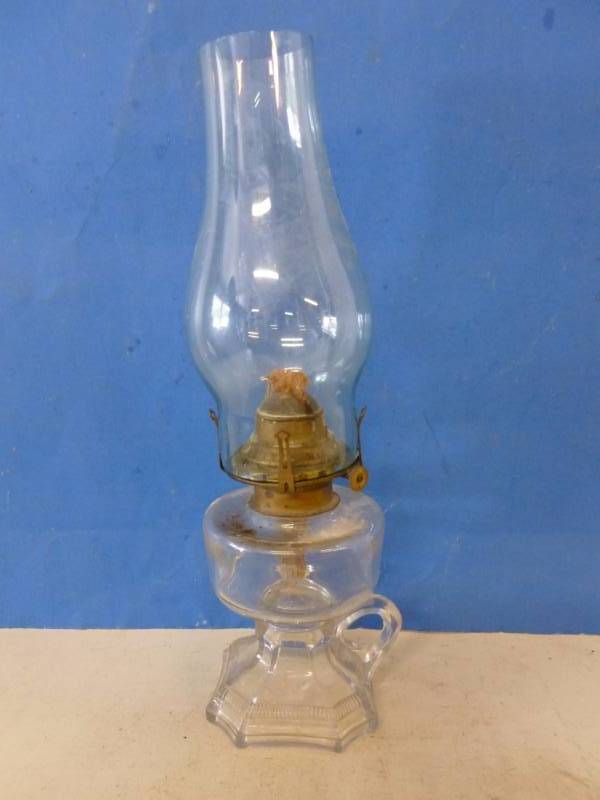 lot 247 image: Vintage Oil Lamp