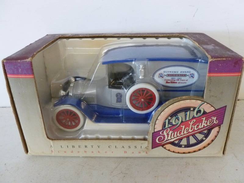 lot 254 image: Spec Cast Truck