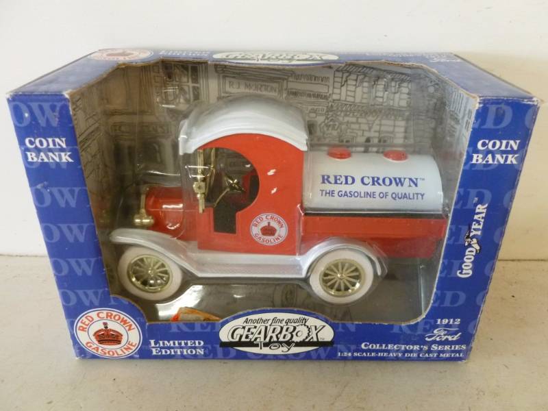 lot 256 image: Gearbox Toy