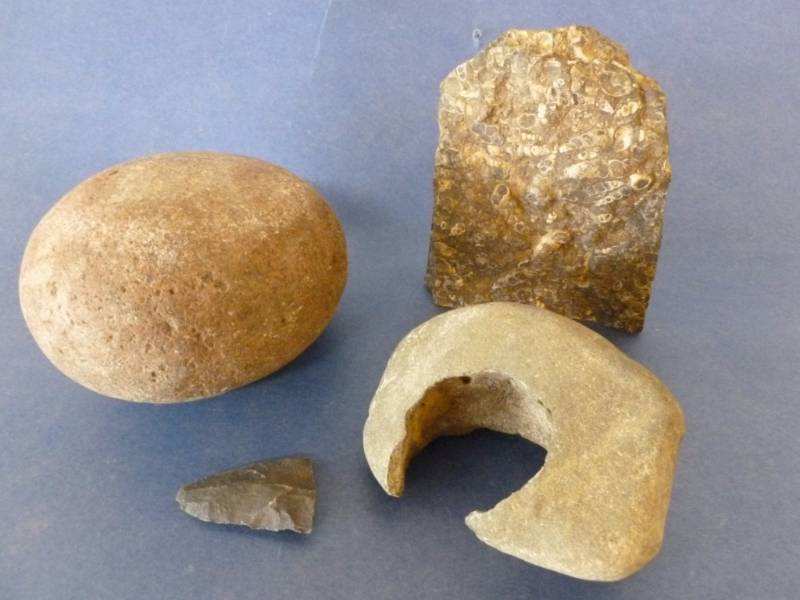 lot 273 image: Collector Rocks