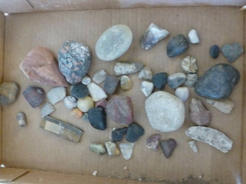lot 274 image: Collector Rocks
