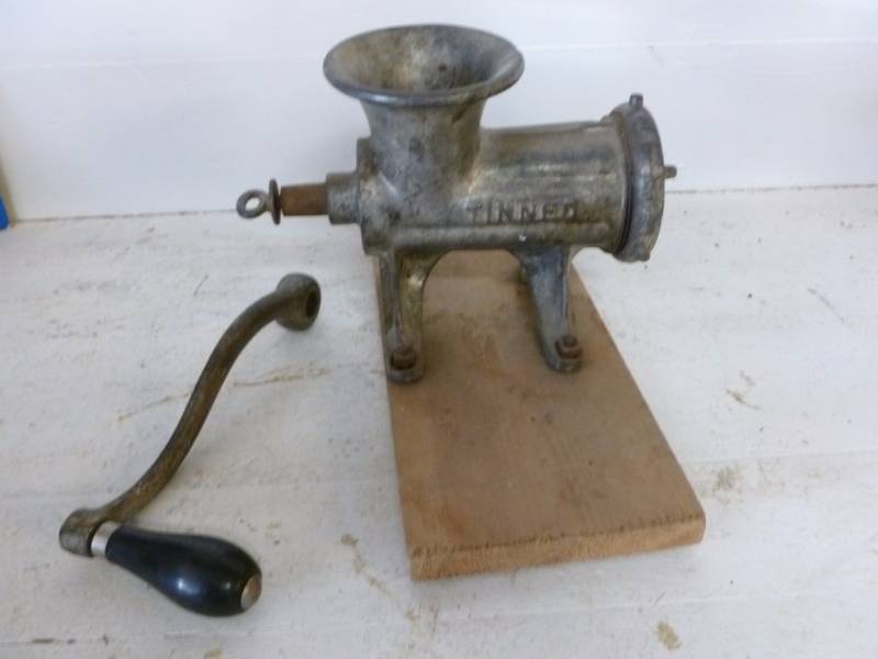lot 279 image: Vintage Meat Grinder