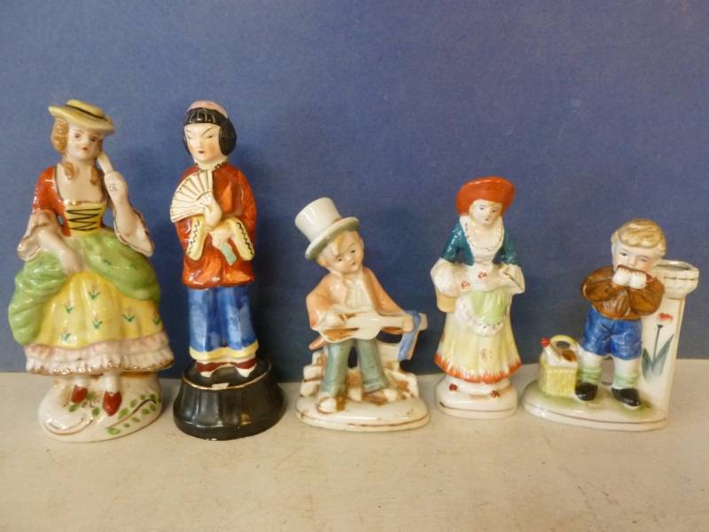 lot 286 image: Vintage Porcelain Figurines