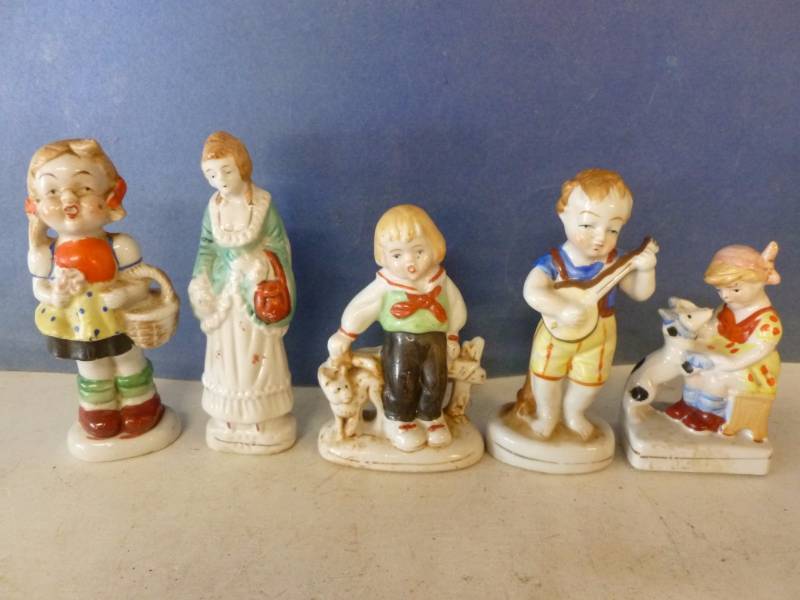 lot 287 image: Vintage Porcelain Figurines