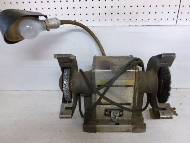 lot 298 image: Bench Grinder