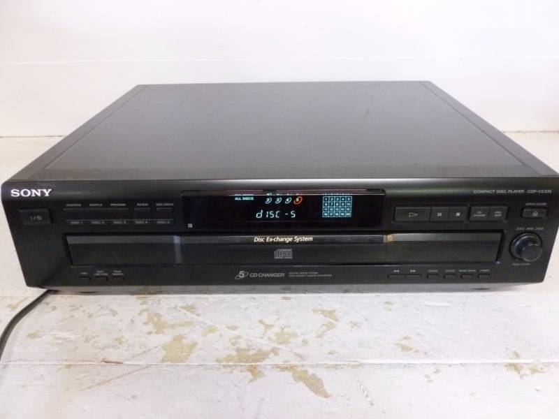 lot 300 image: Sony CD Player