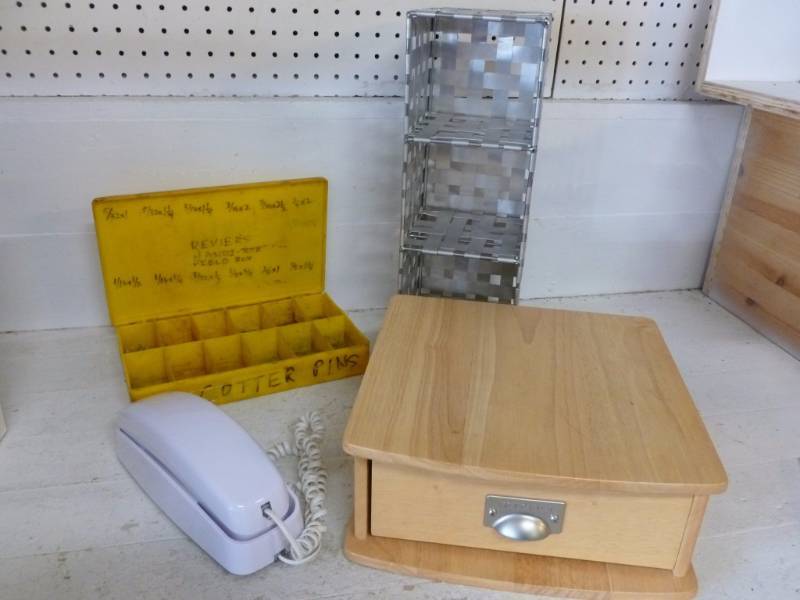 lot 316 image: Rolodex Organizer