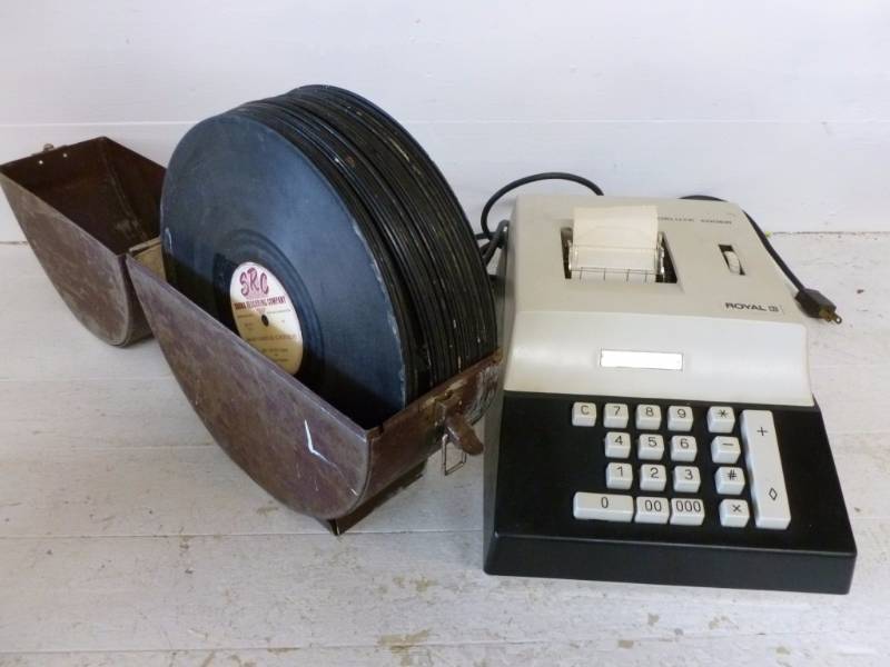 lot 318 image: Vintage Record Case
