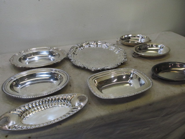 lot 38 image: Lot of Vintage Silver Plated Serving Bowls & Tray
