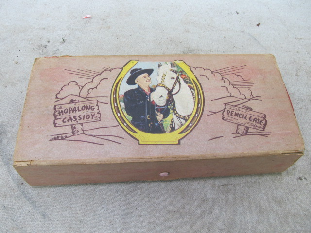 lot 39 image: Vintage HOPALONG CASSIDY Pencil Box