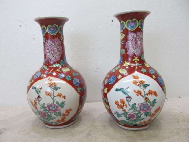 lot 42 image: PAIR Vintage Oriental Porcelain Vases