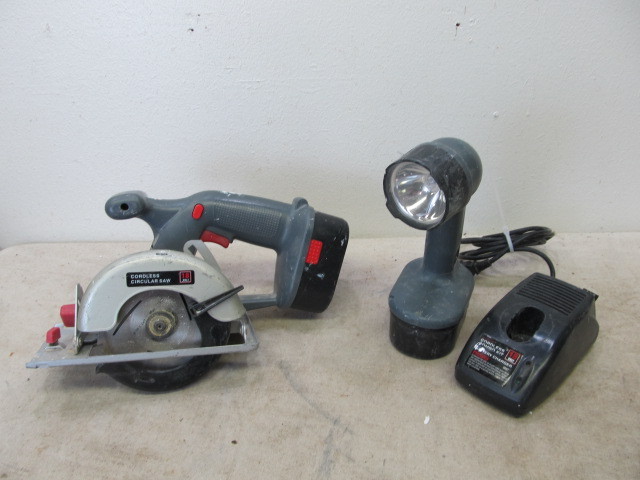 lot 67 image: Circular Saw & Shop Light