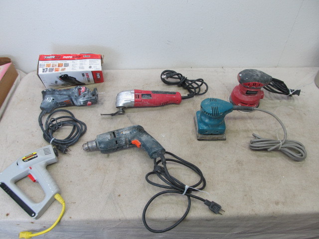 lot 69 image: Lot of Working Power Tools