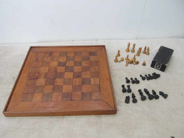 lot 77 image: OLD Vintage Wooden Chessboard wPieces in Orig Box