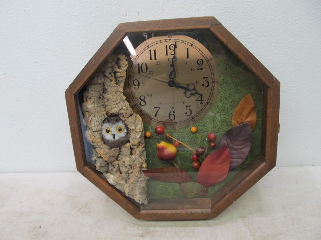 lot 82 image: Working Octagonal Wall Clock wOwl Motif
