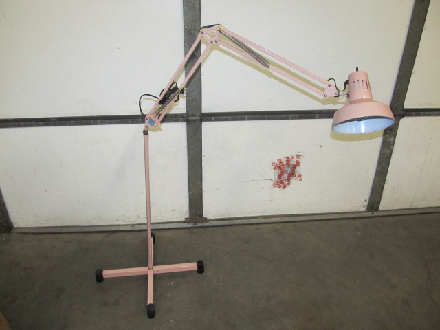 lot 88 image: Vintage PINK Articulating Floor Lamp