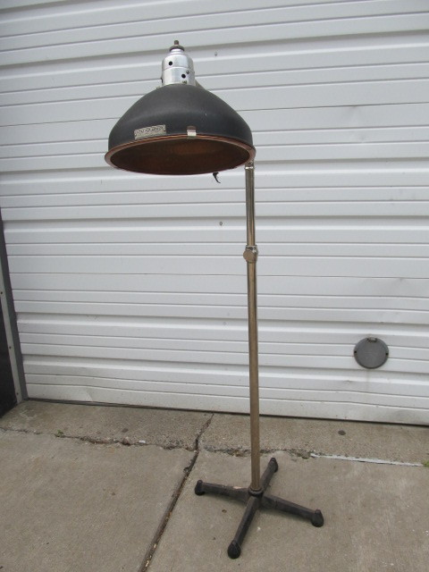 lot 3 image: Vintage 1930s Black & Chrome Floor Heat Lamp