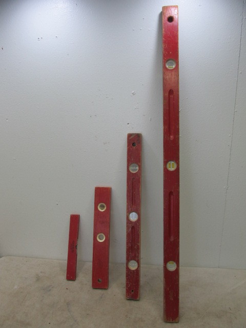lot 11 image: 4 Vintage Red Wooden Levels