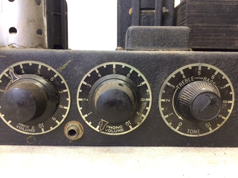 lot 9 image: Early Vintage WEBSTER ELECTRIC CO. Tube Amplifier