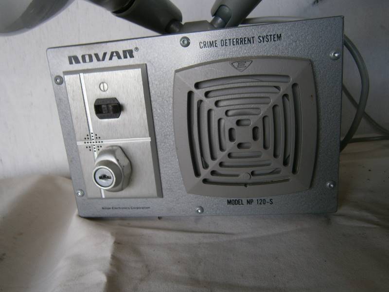 lot 168 image: Vintage Motion Alarm Light Box w 2 Extra Shop Lights